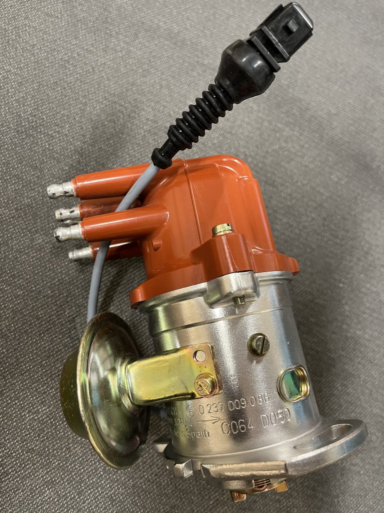 Allumeur bosch 205 GTi 1.6 0237009086 C064D050